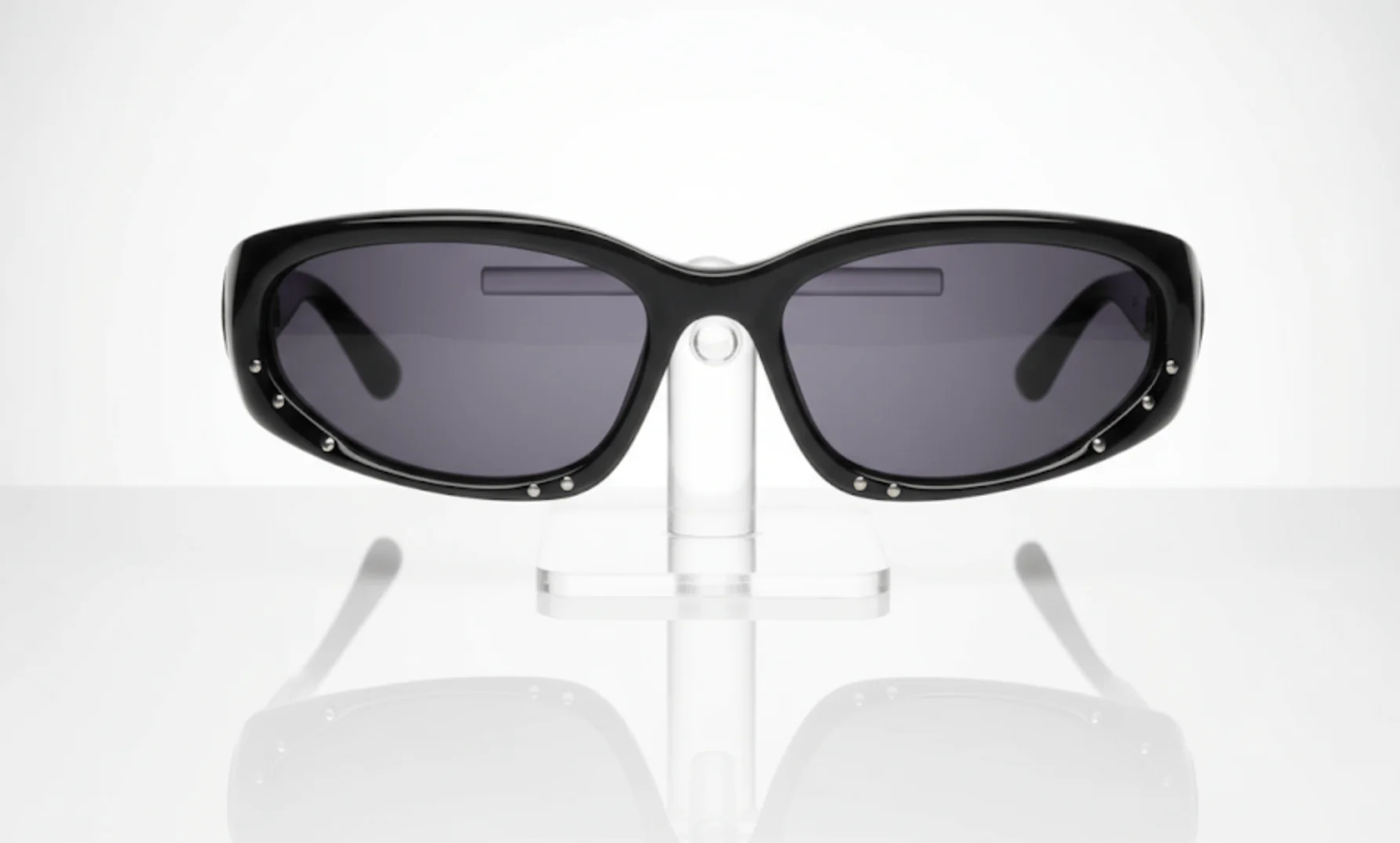 Chic Looks Sunglasses - Black Shades - Image 2