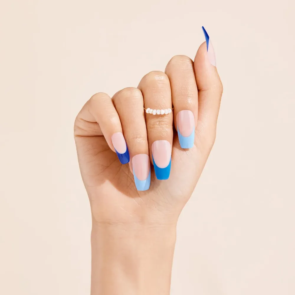 Gold Finger Trendy Nail Color β Sparkle with Every Move - Image 5