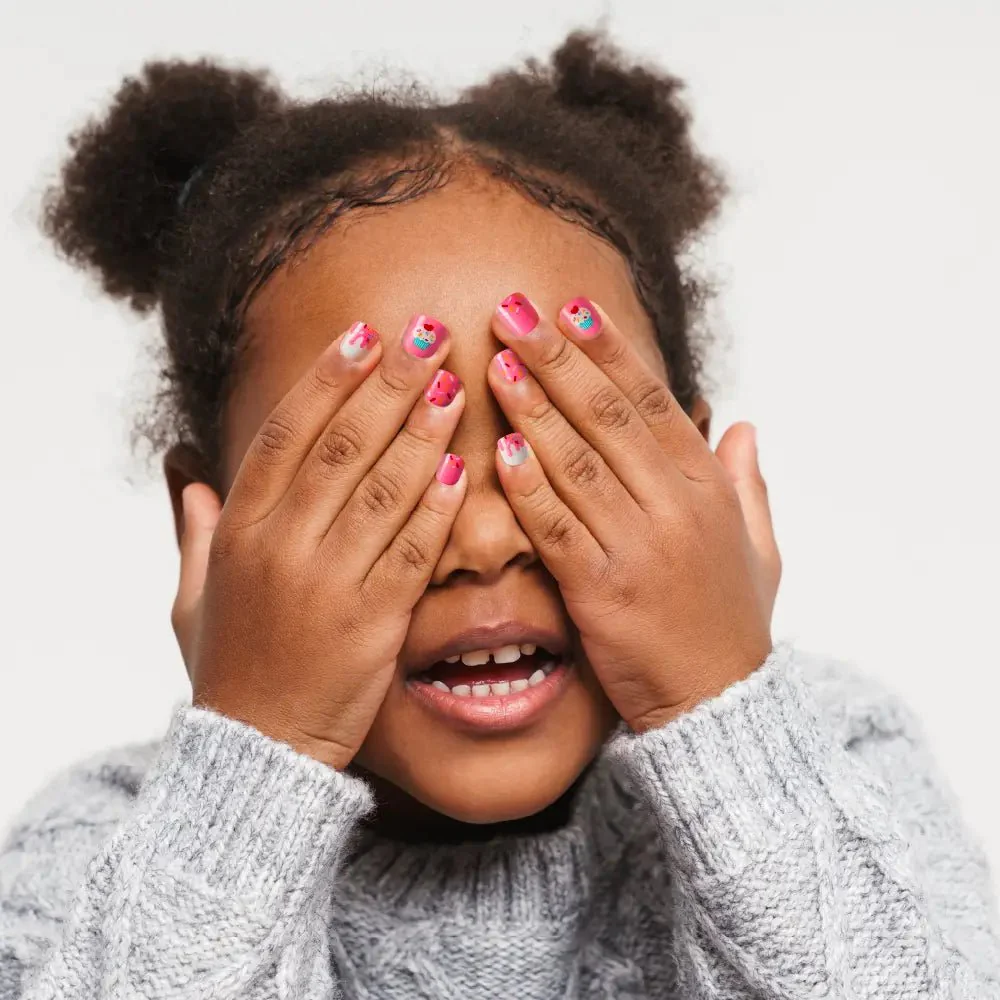 Gold Finger Little Diva Girl Nails β Glittery Press-On Art for Kids