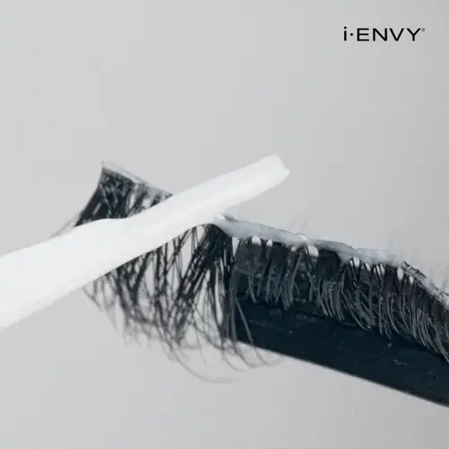 iEnvy by Kiss Super Strong Hold Waterproof Strip Lash Glue - Image 2
