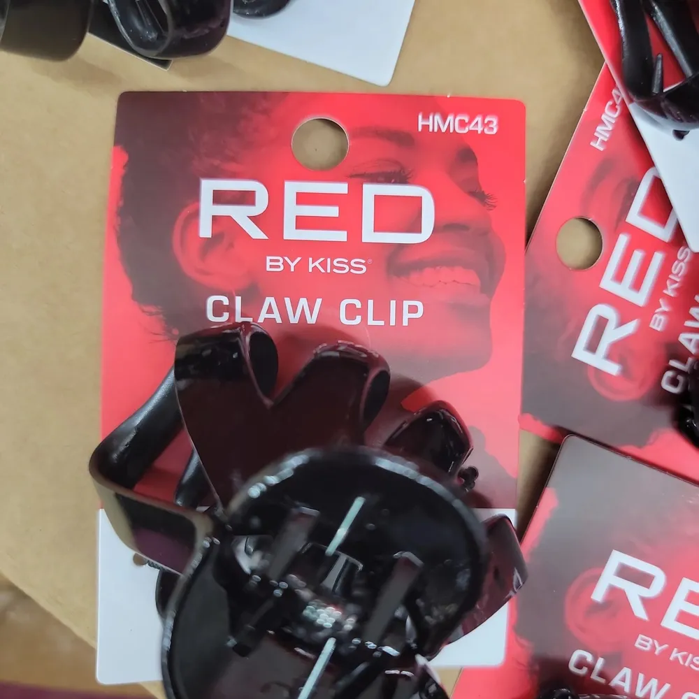 Red by Kiss Claw Clip ā Strong Hold for Medium to Long Hair - Image 3