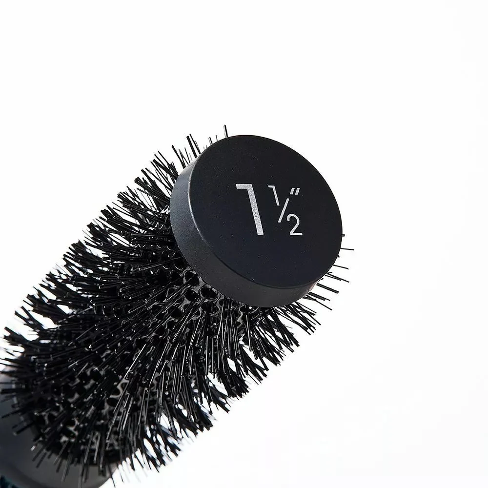 Red by Kiss Rose Heat Resistant Bristle Brush ā 1.5" Barrel - Image 4